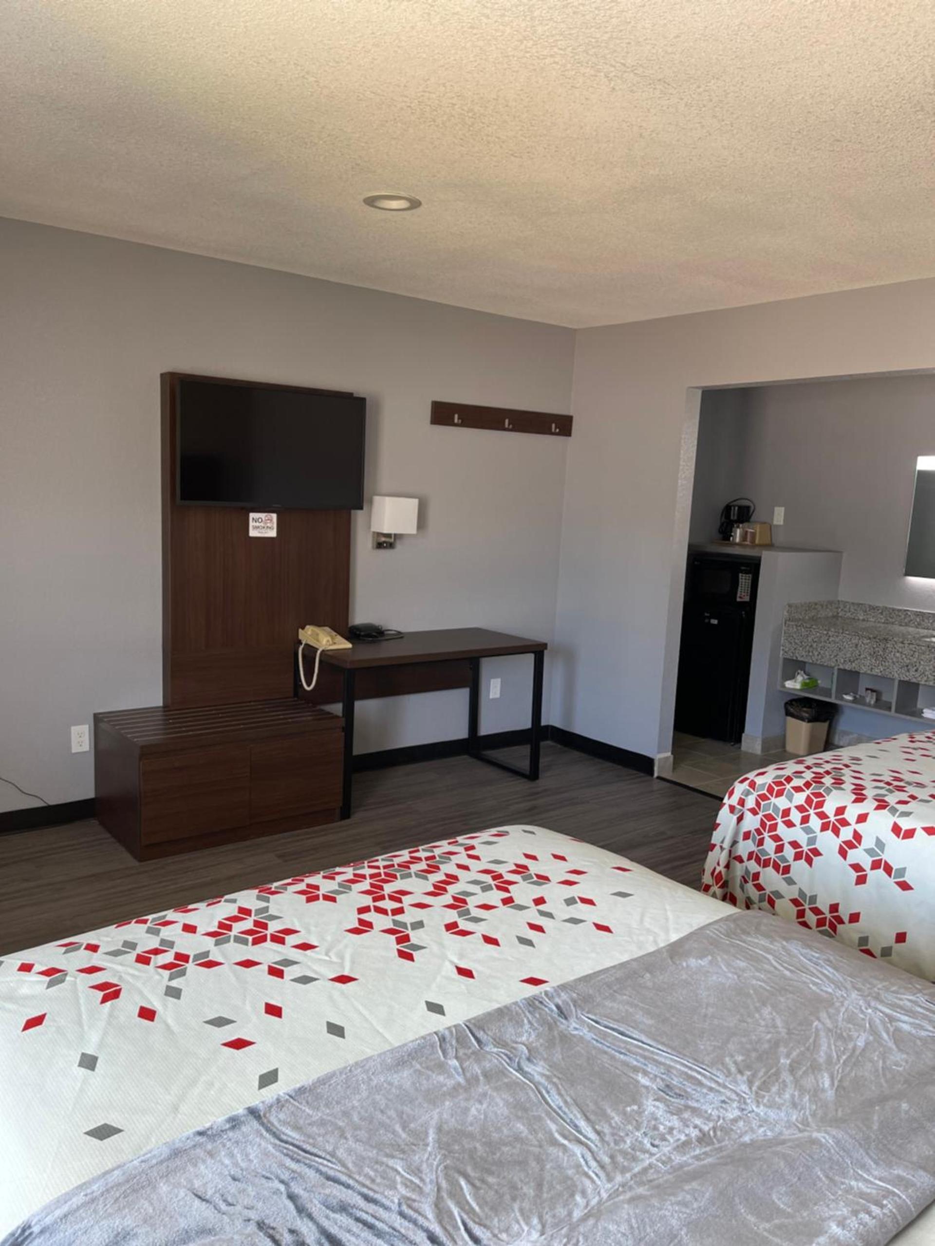 Ridge Motel photo 33