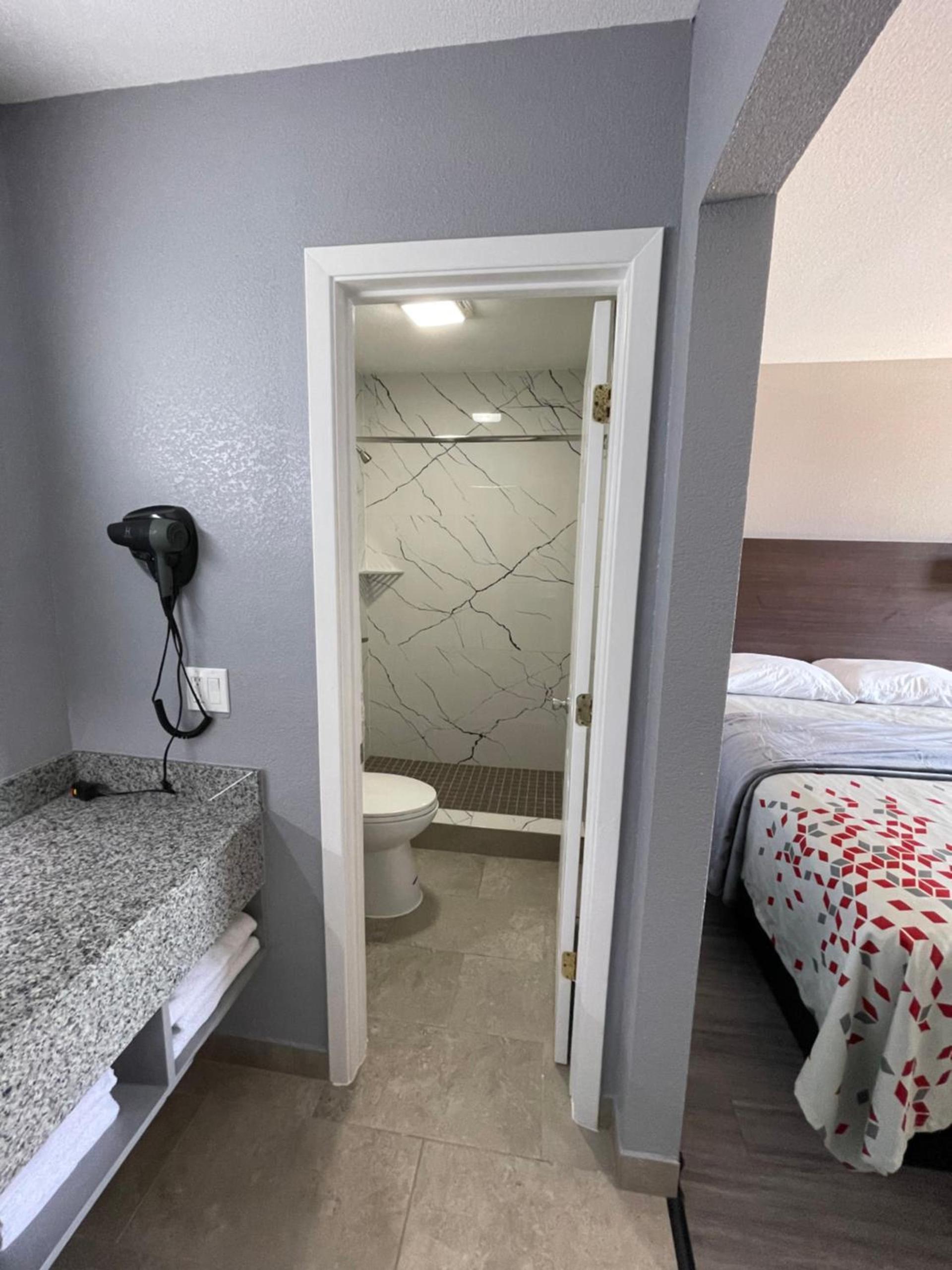Ridge Motel photo 4