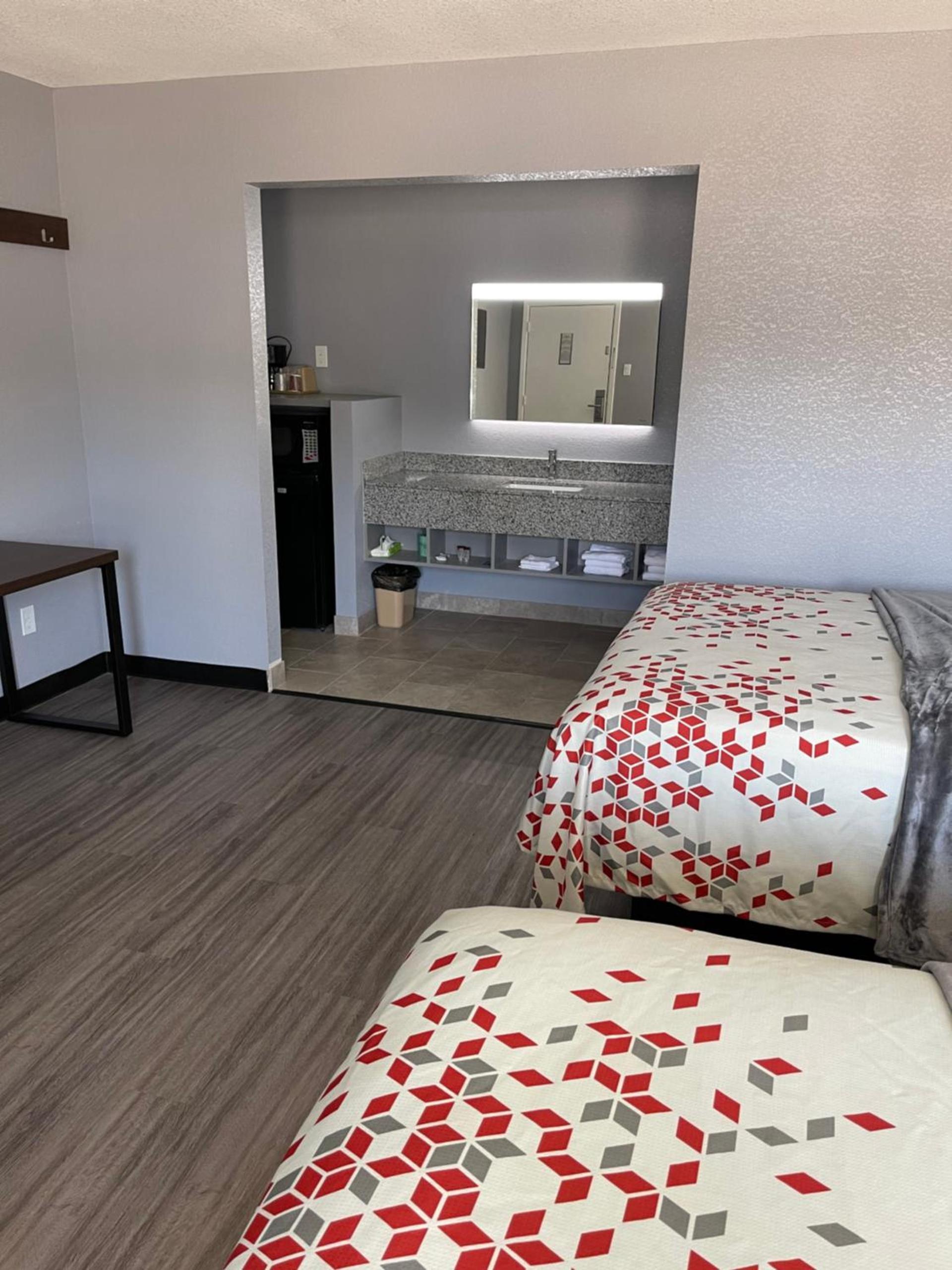Ridge Motel photo 34