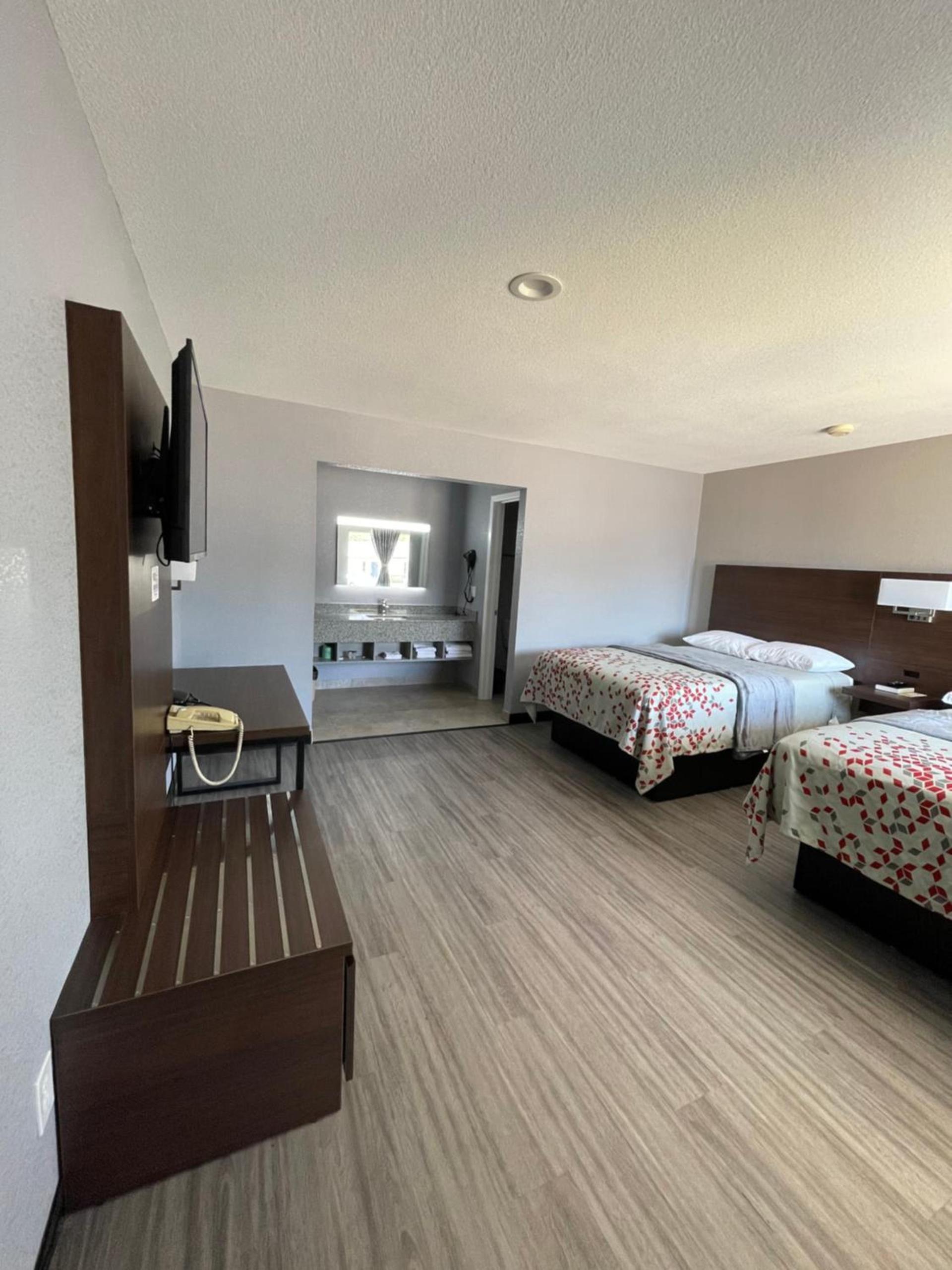 Ridge Motel photo 2