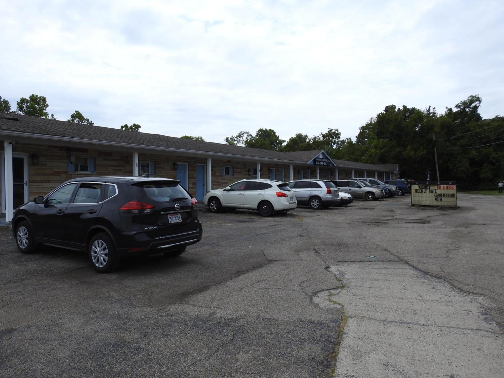 LAWRENCEBURG MOTEL photo 7