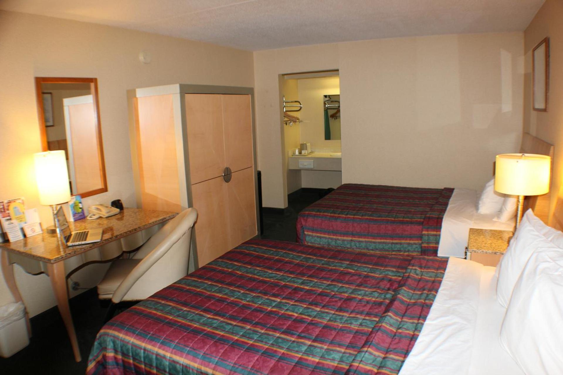 Days Inn by Wyndham Greeneville photo 22