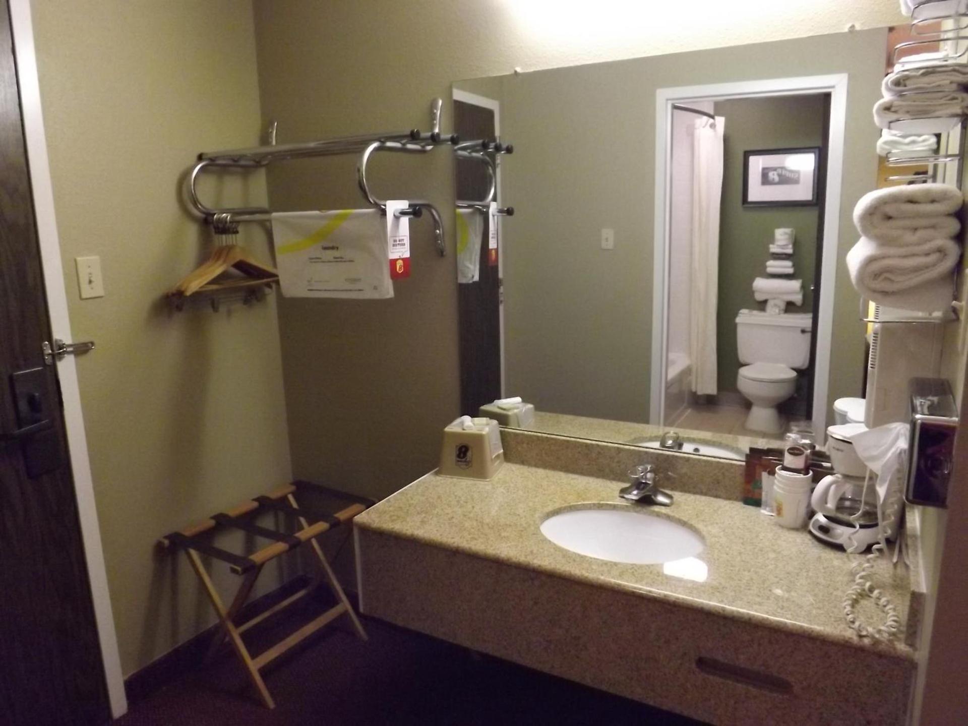Super 8 by Wyndham Sterling CO photo 31