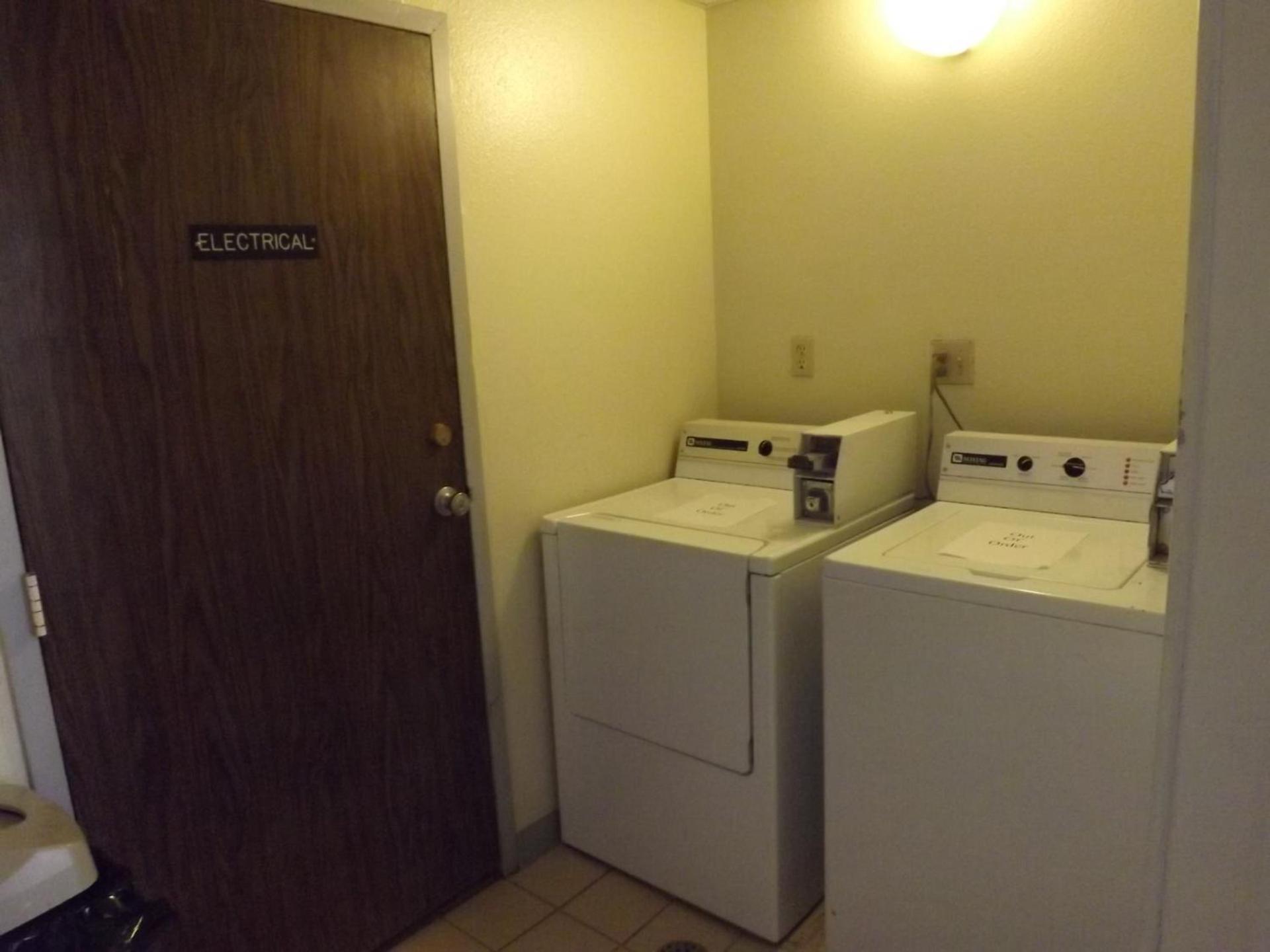 Super 8 by Wyndham Sterling CO photo 20