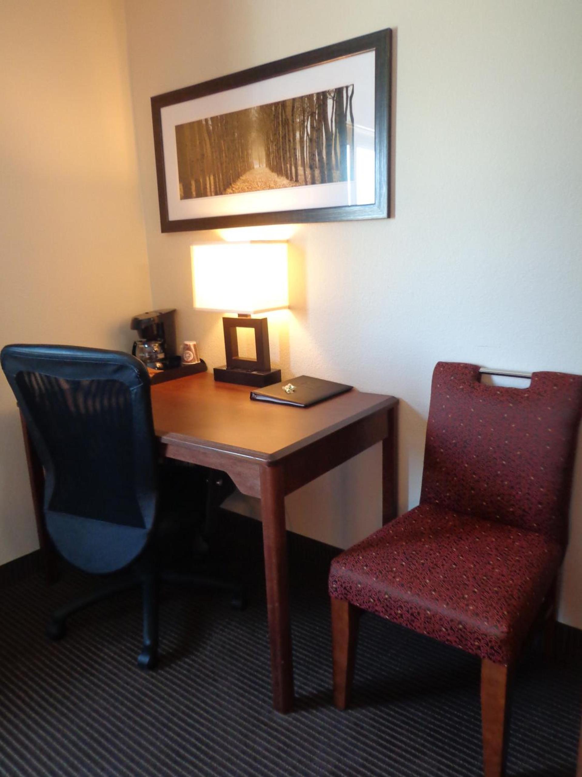 AmericInn by Wyndham Grand Forks photo 56