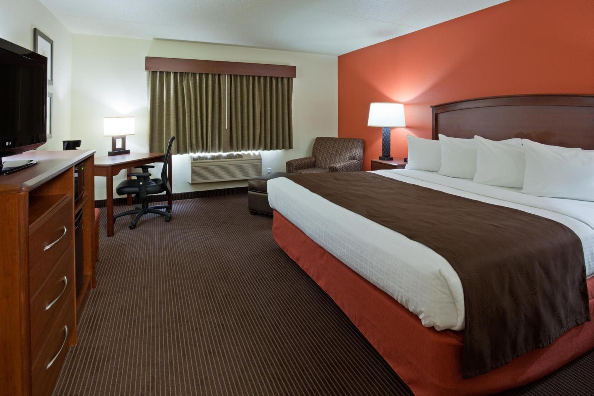 AmericInn by Wyndham Grand Forks photo 71