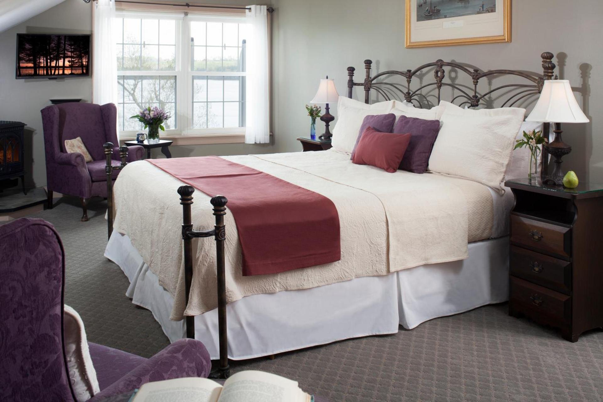 Wolf Cove Inn photo 25