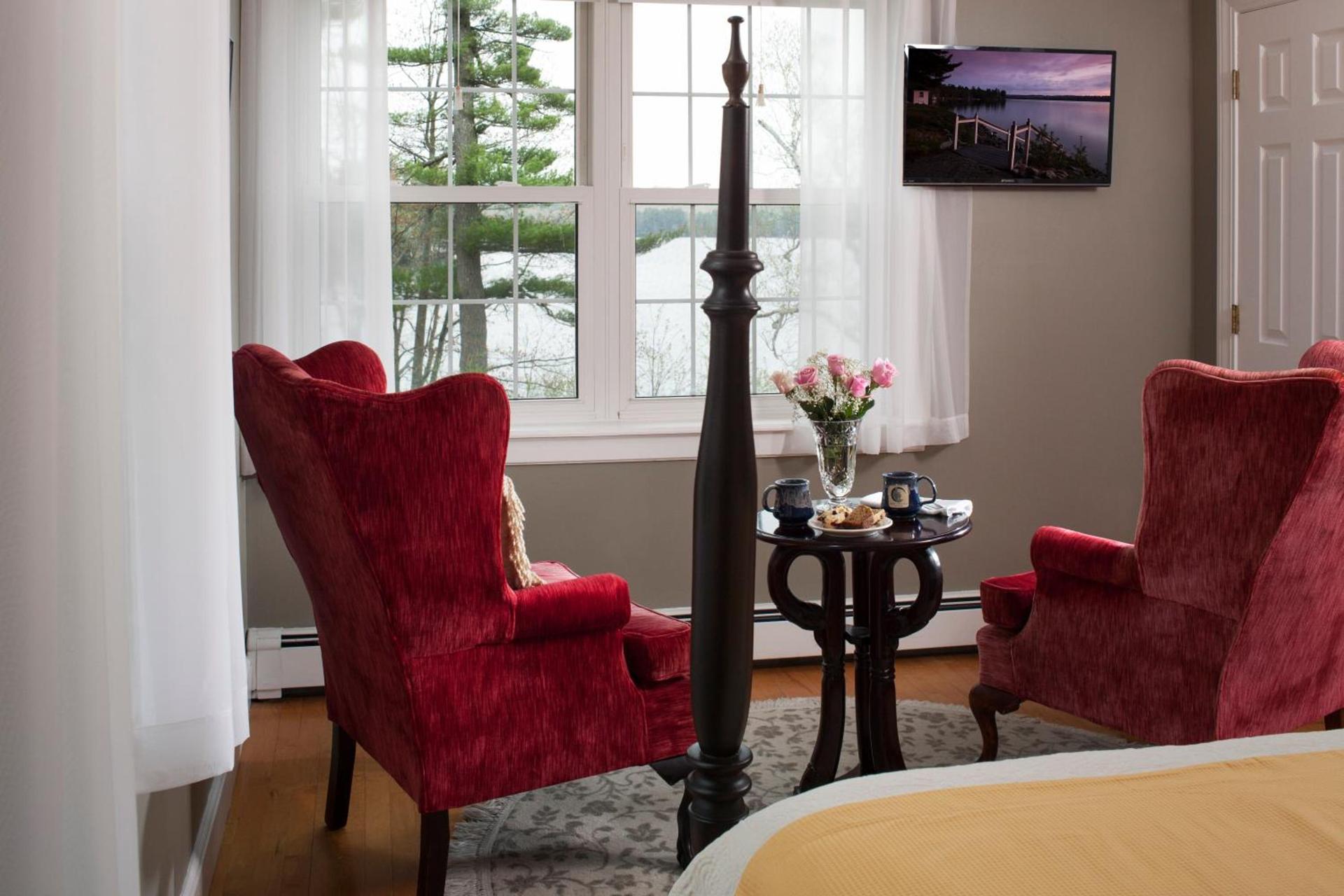 Wolf Cove Inn photo 27