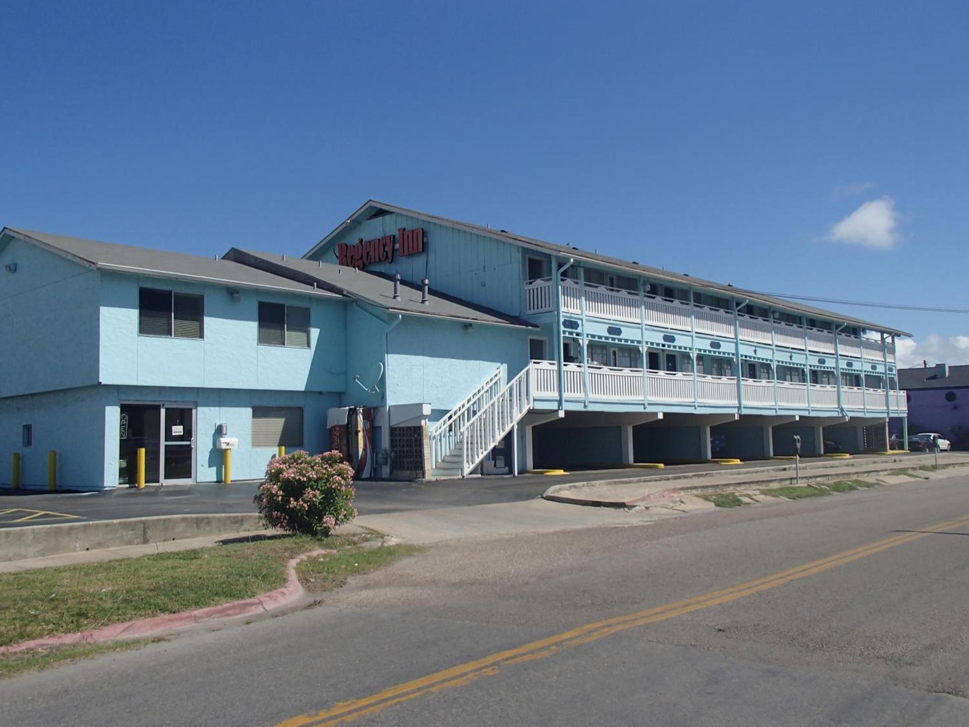 Regency Inn Motel by the Beach photo 1
