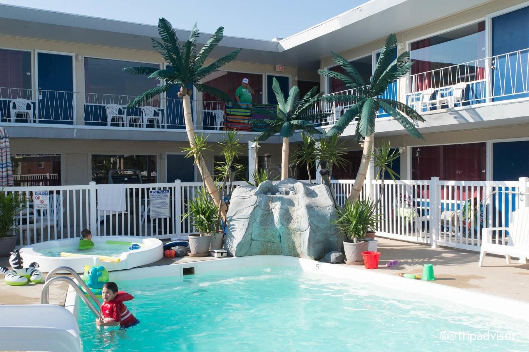 Sandbox Motel photo 4