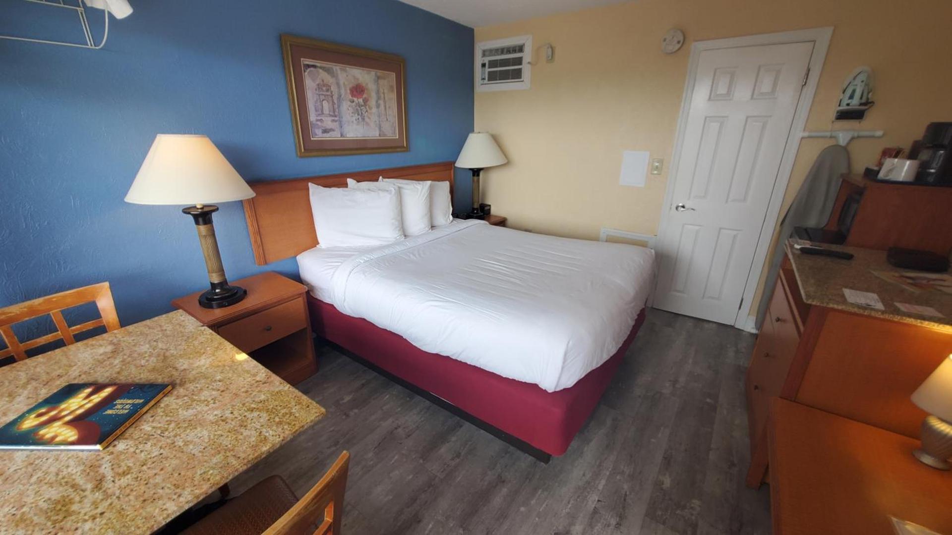 Sandbox Motel photo 7