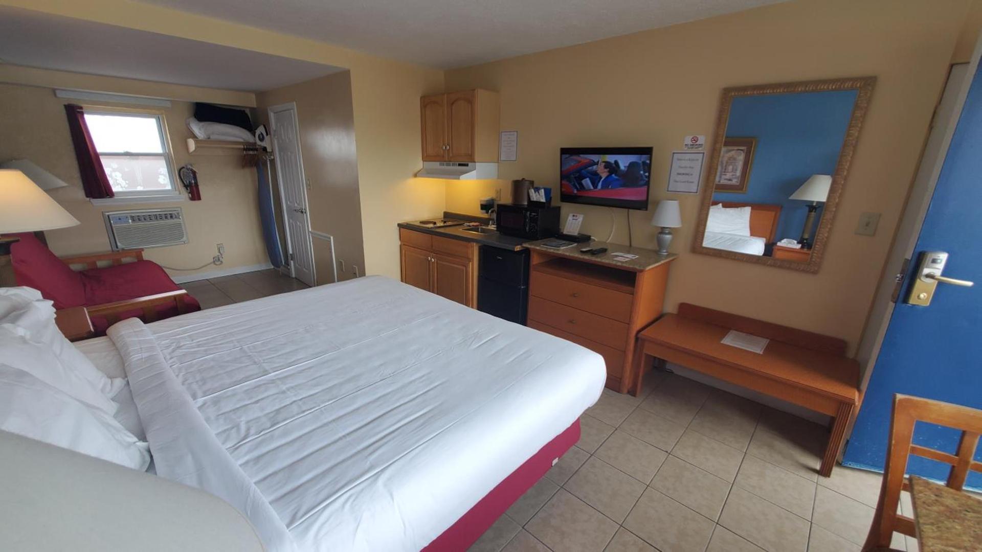 Sandbox Motel photo 15