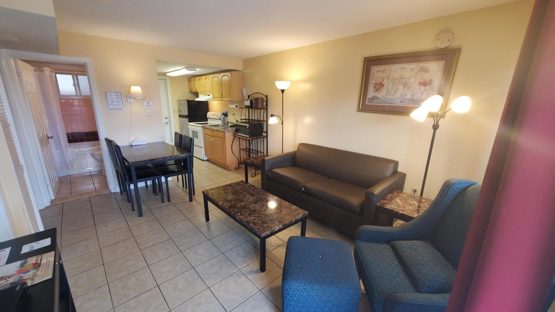 Sandbox Motel photo 32