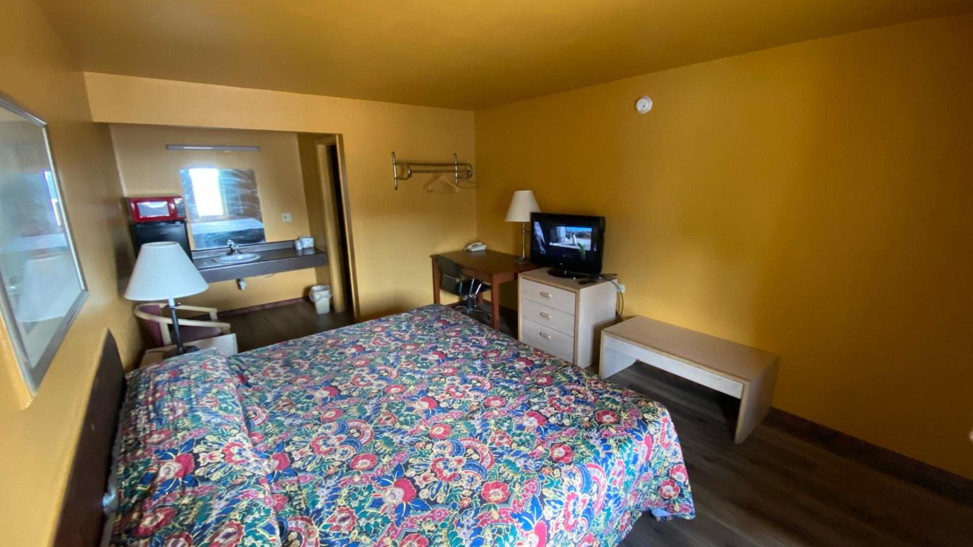 Sunset Inn-Rolla photo 8
