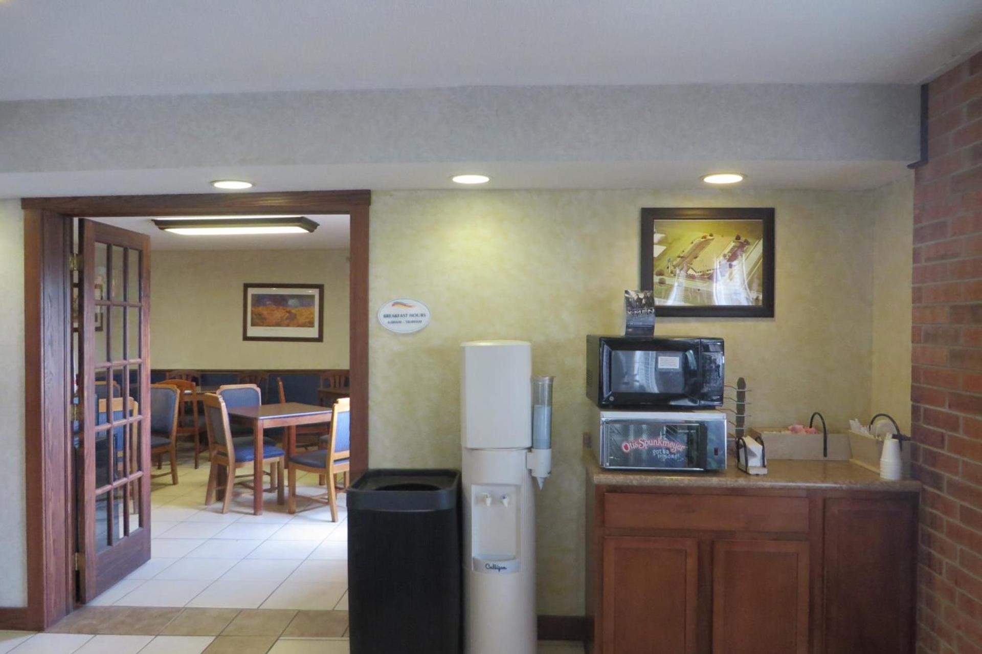 Baymont by Wyndham Boone photo 22