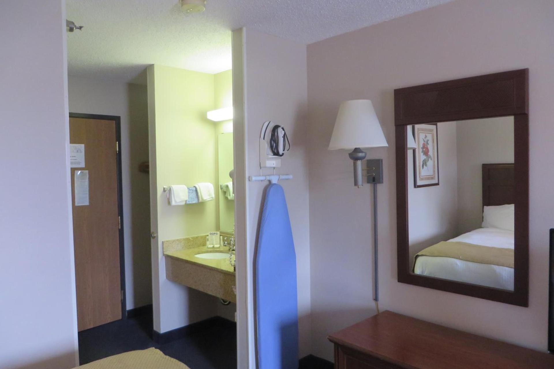 Baymont by Wyndham Boone photo 13
