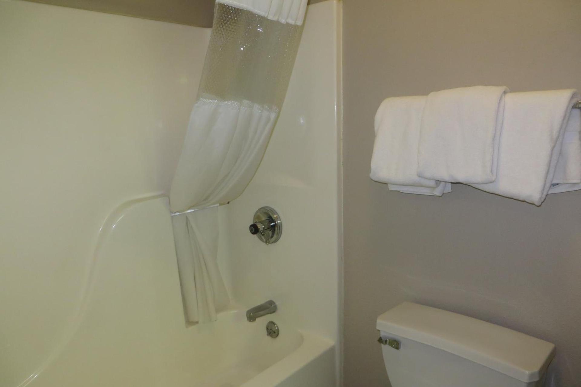 Baymont by Wyndham Boone photo 16