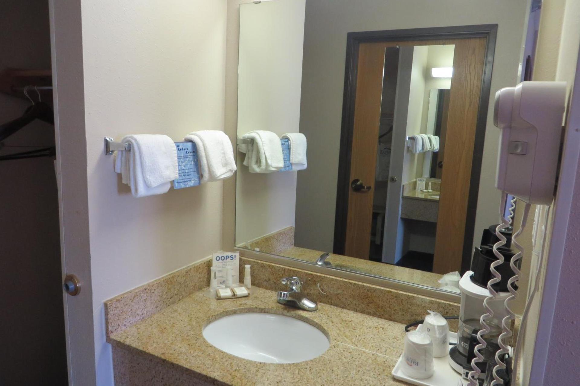 Baymont by Wyndham Boone photo 19