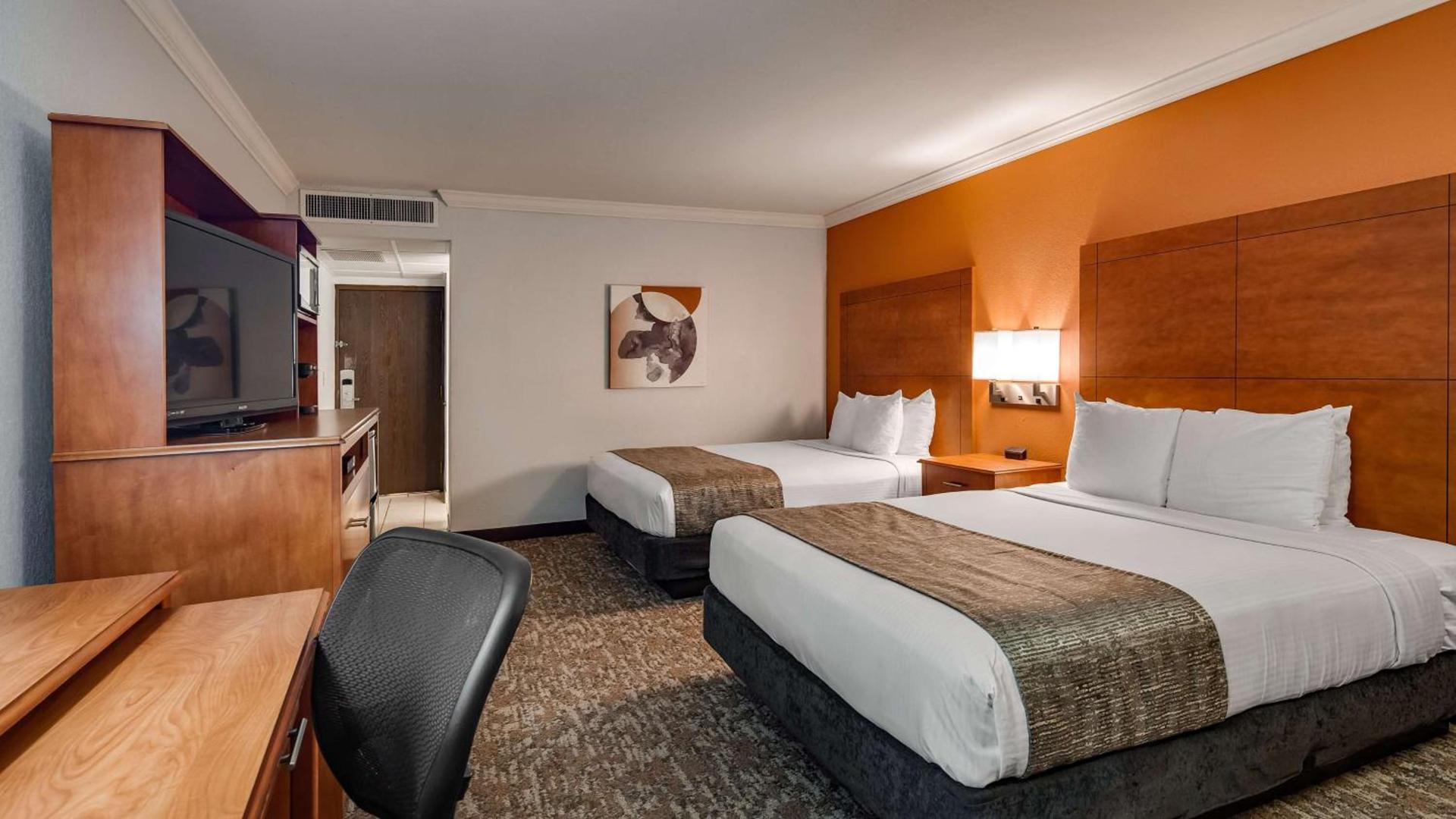 Best Western Angus Inn photo 9
