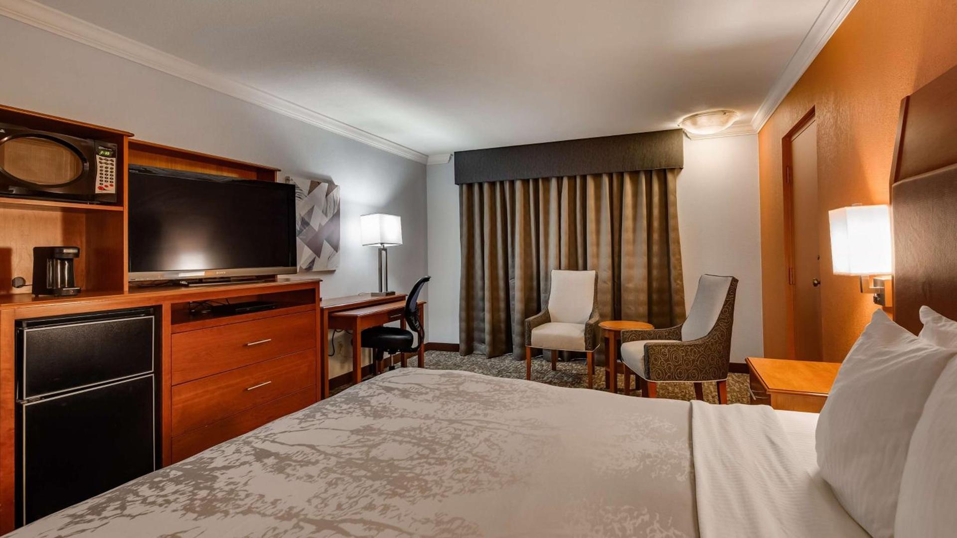 Best Western Angus Inn photo 13