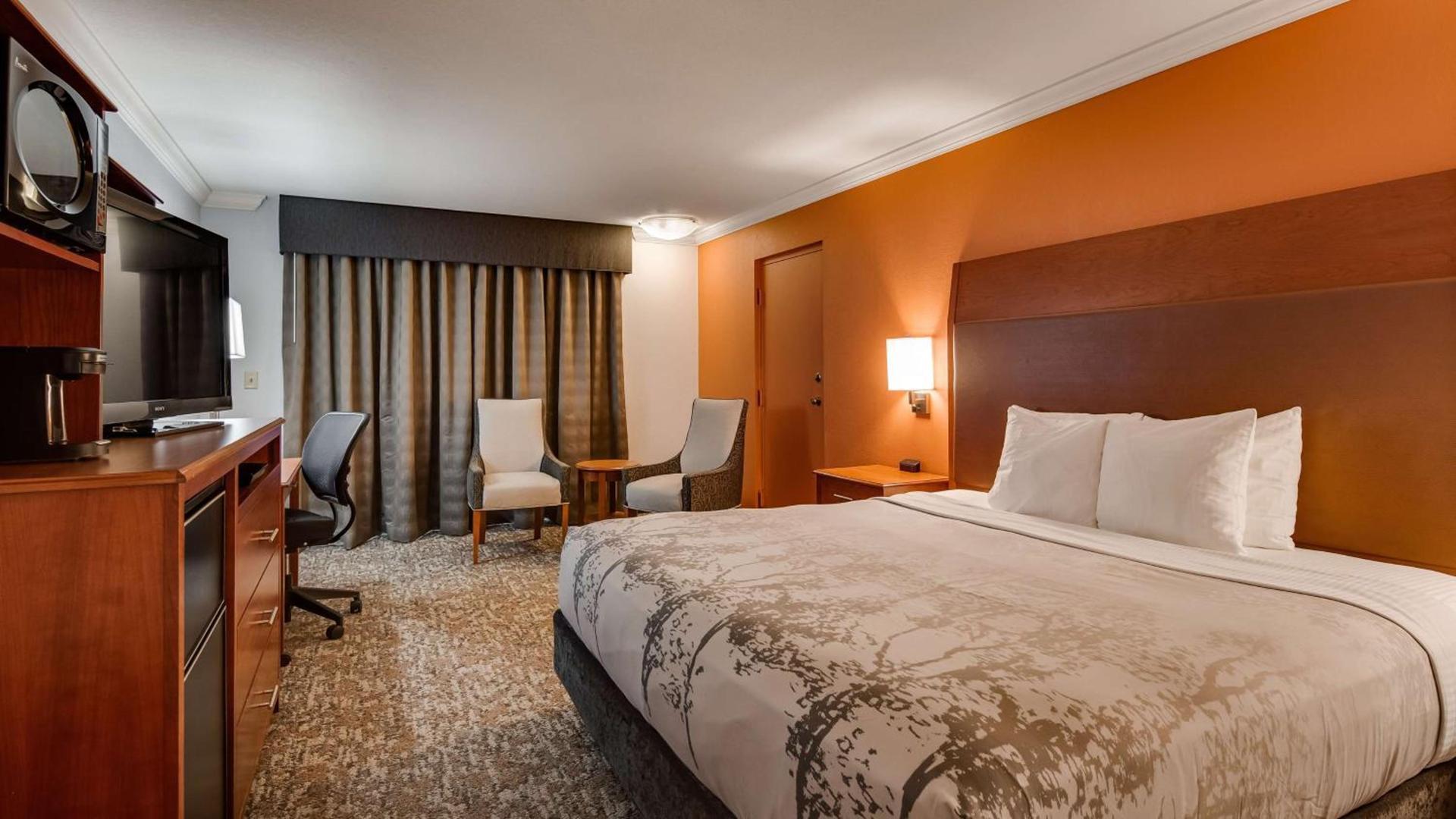 Best Western Angus Inn photo 12