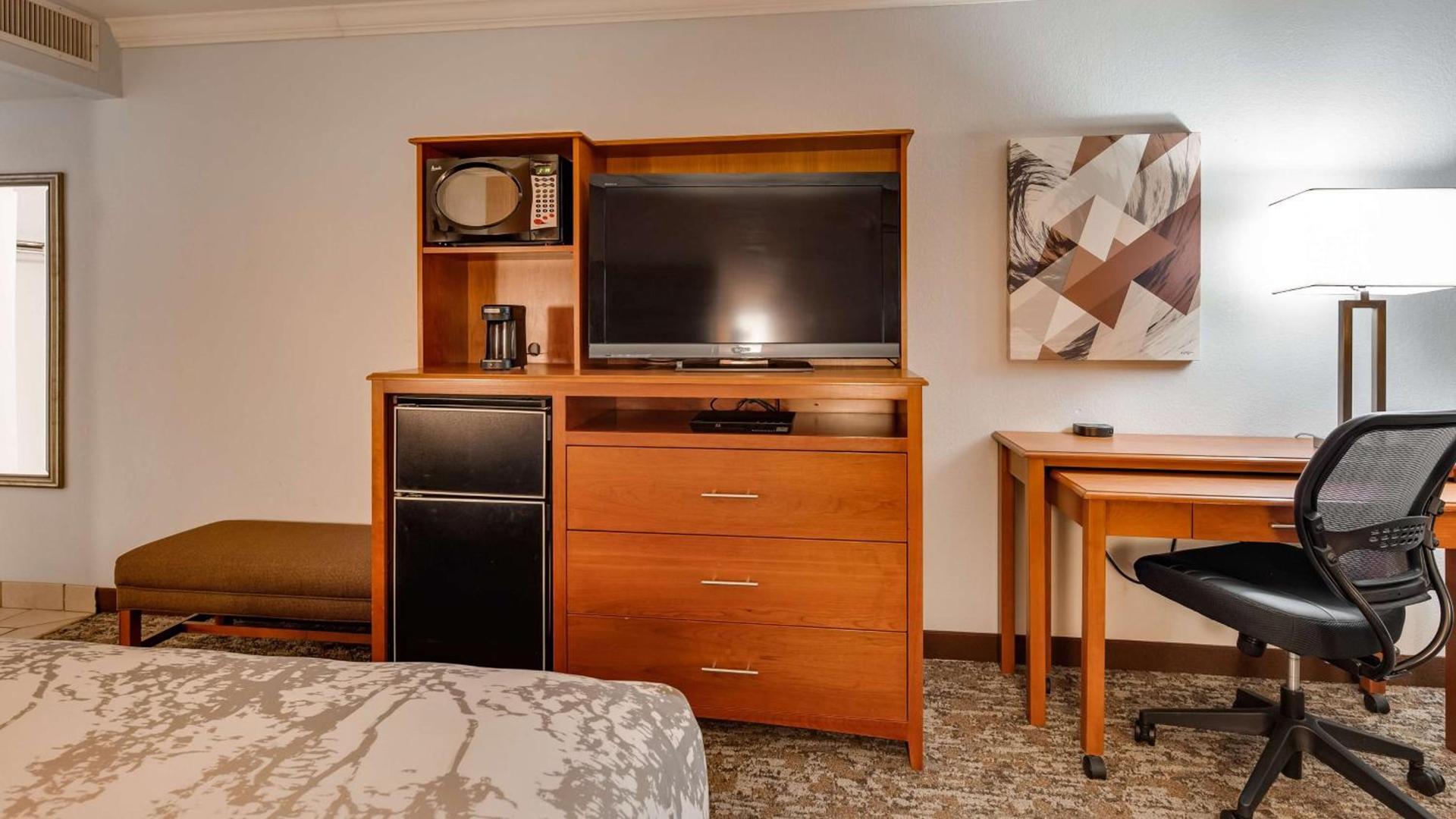 Best Western Angus Inn photo 14