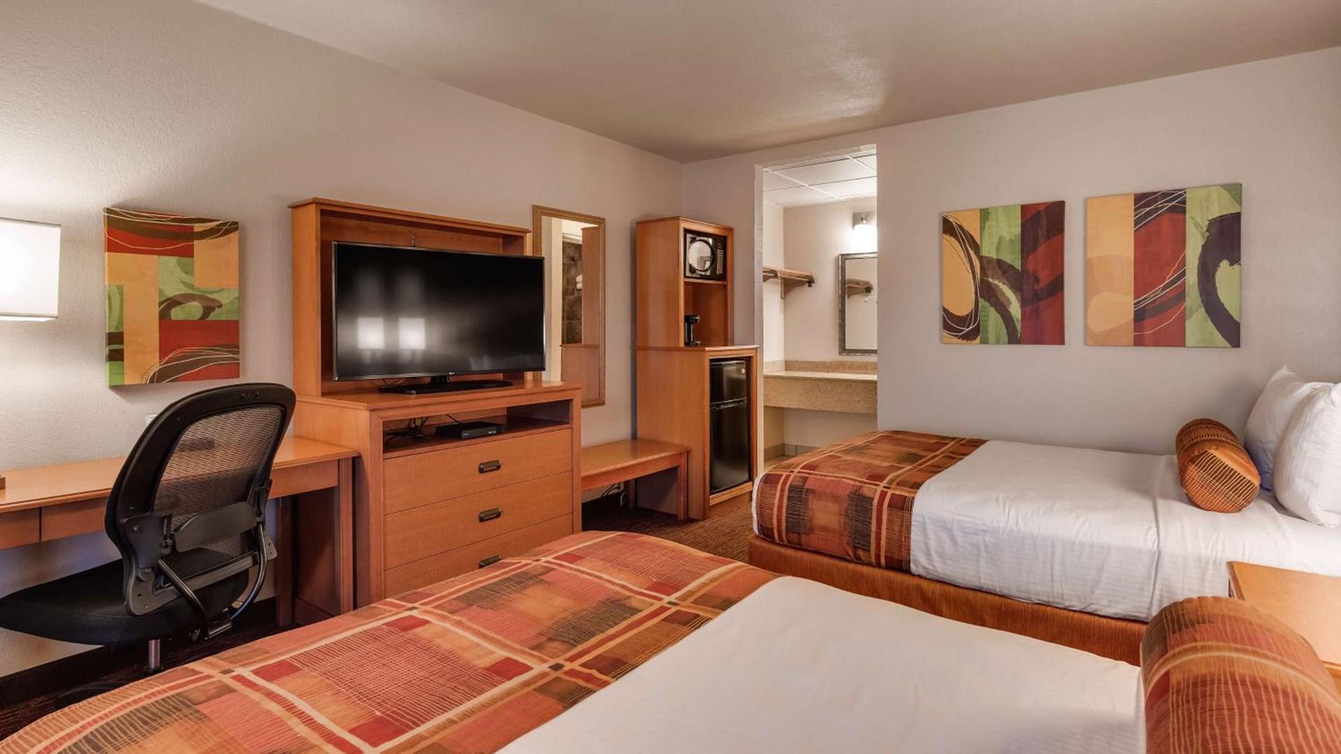 Best Western Angus Inn photo 16