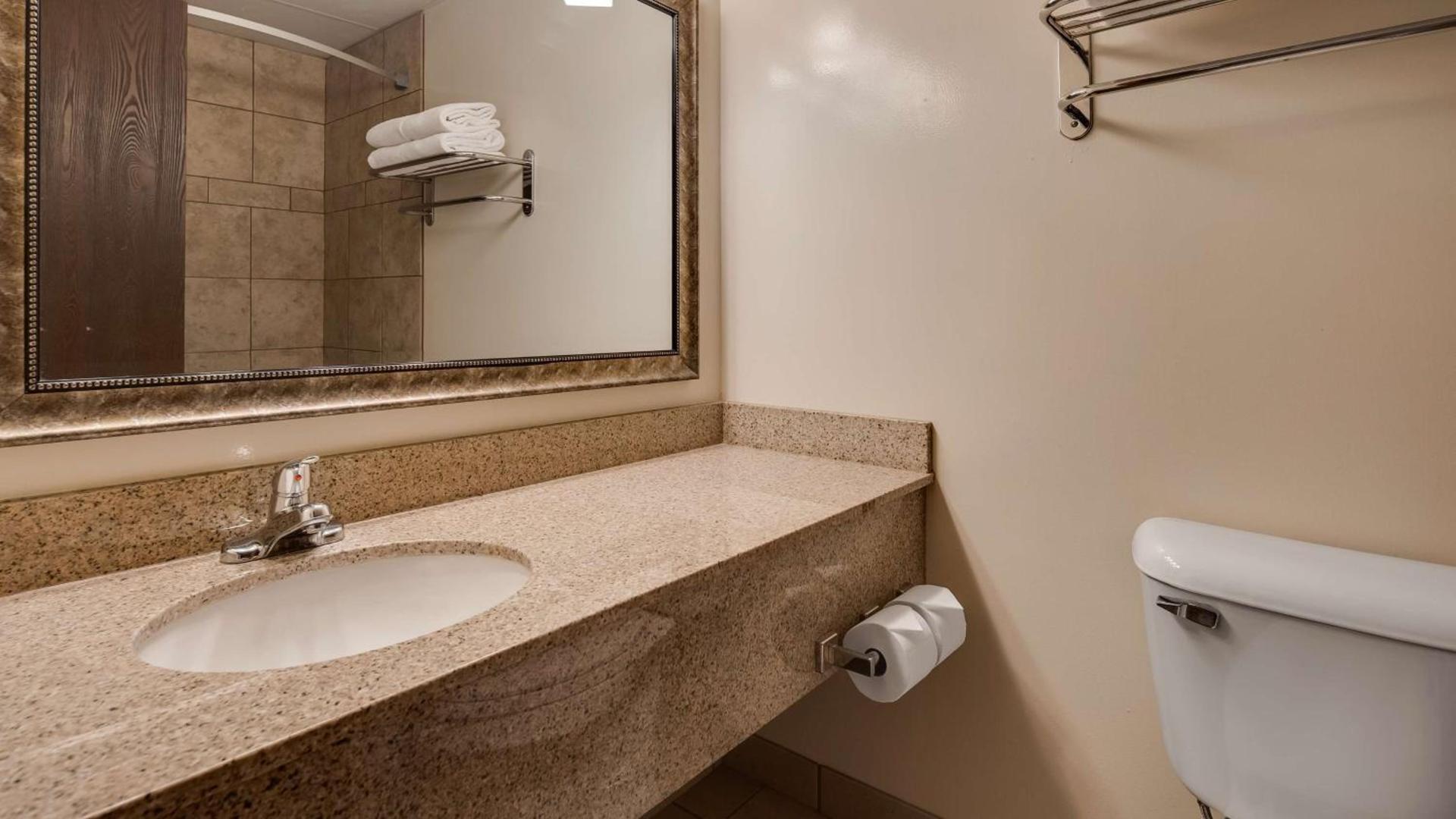 Best Western Angus Inn photo 20