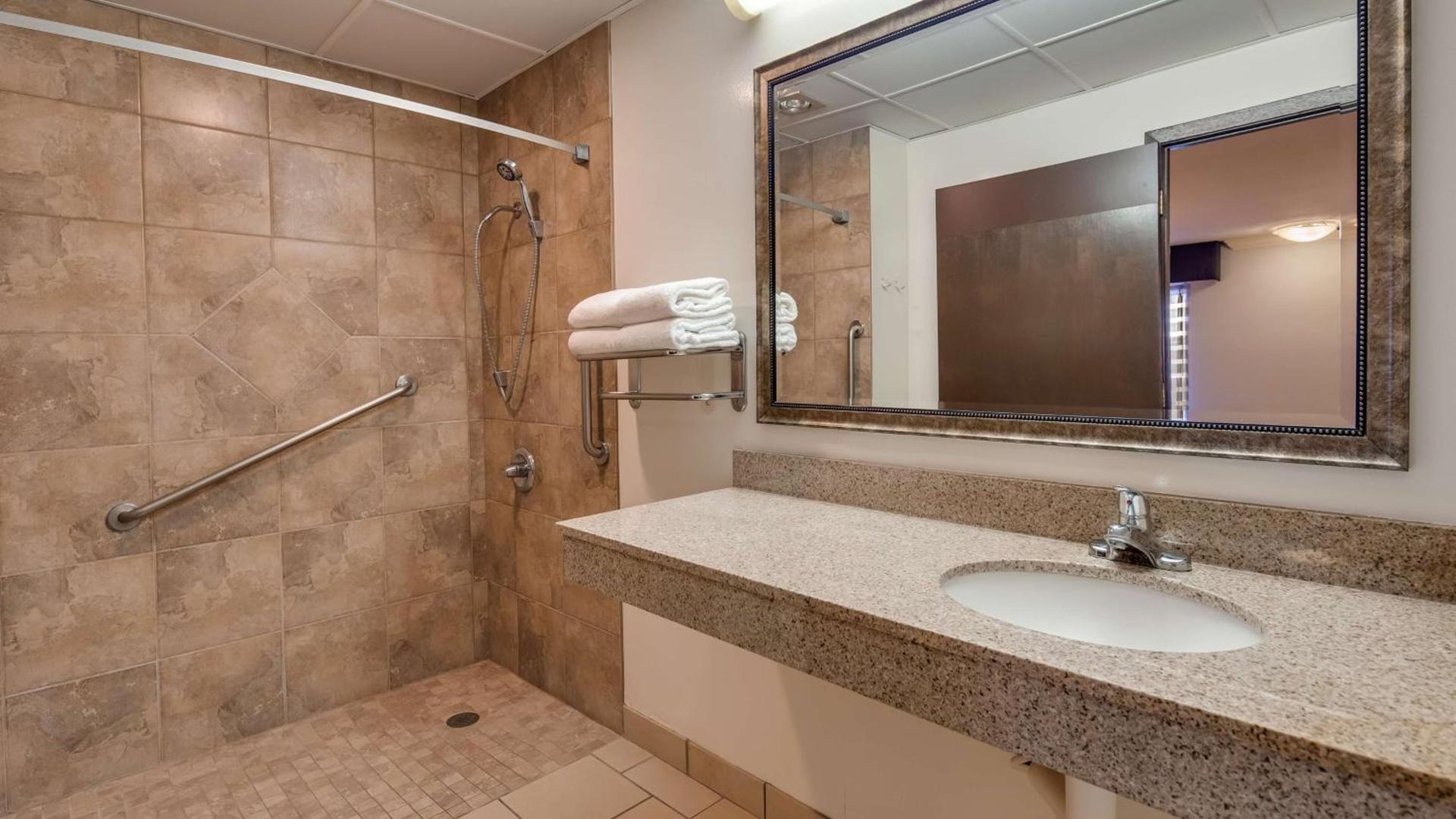 Best Western Angus Inn photo 22