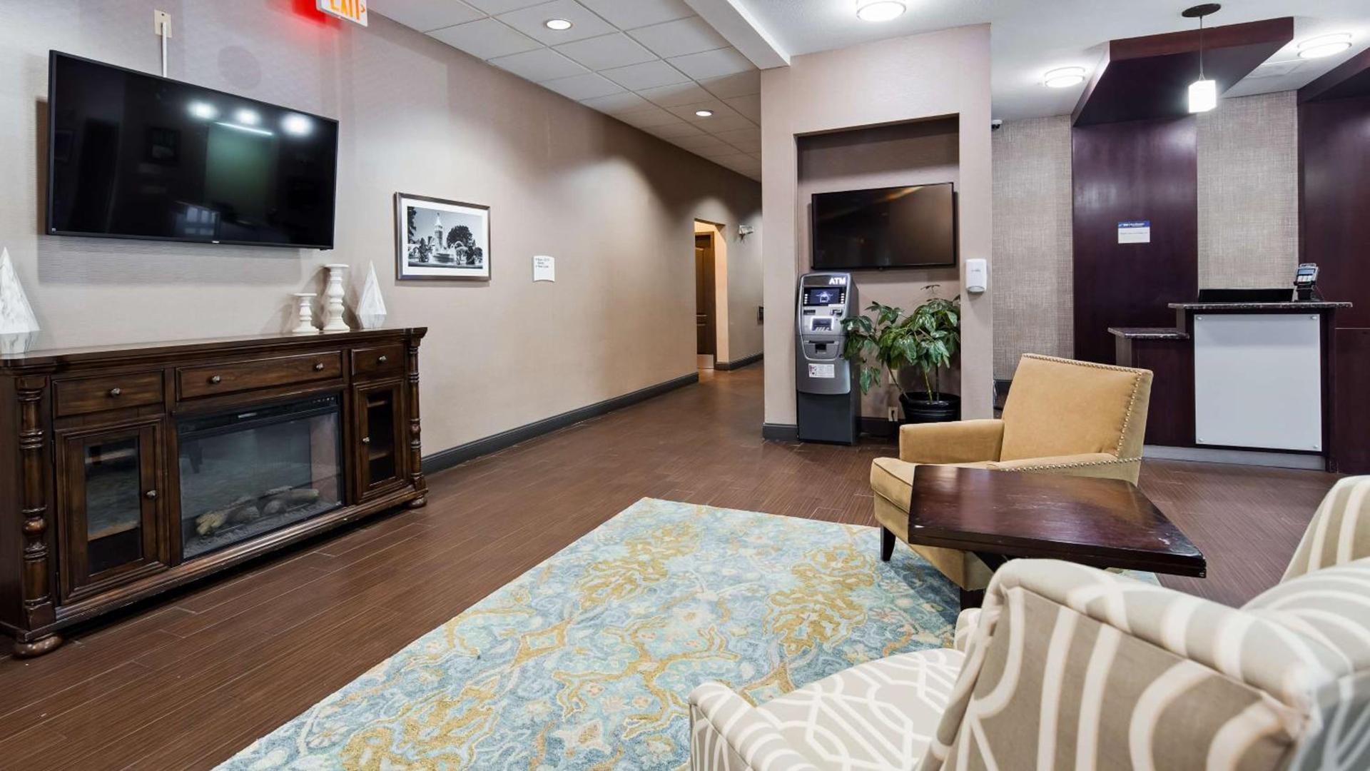 Best Western Plus Lee's Summit Hotel & Suites photo 11