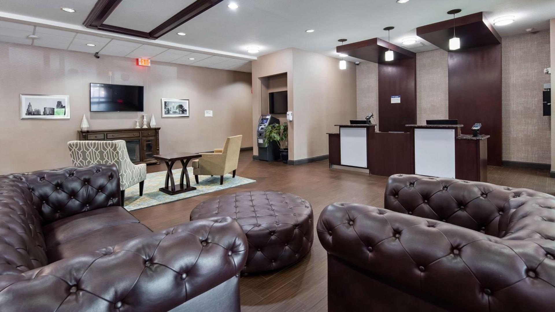 Best Western Plus Lee's Summit Hotel & Suites photo 2