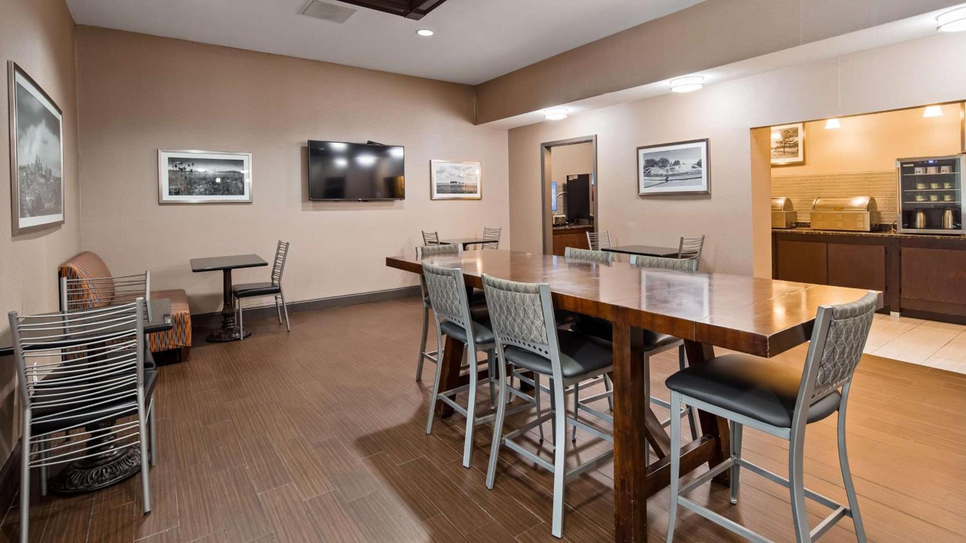 Best Western Plus Lee's Summit Hotel & Suites photo 4