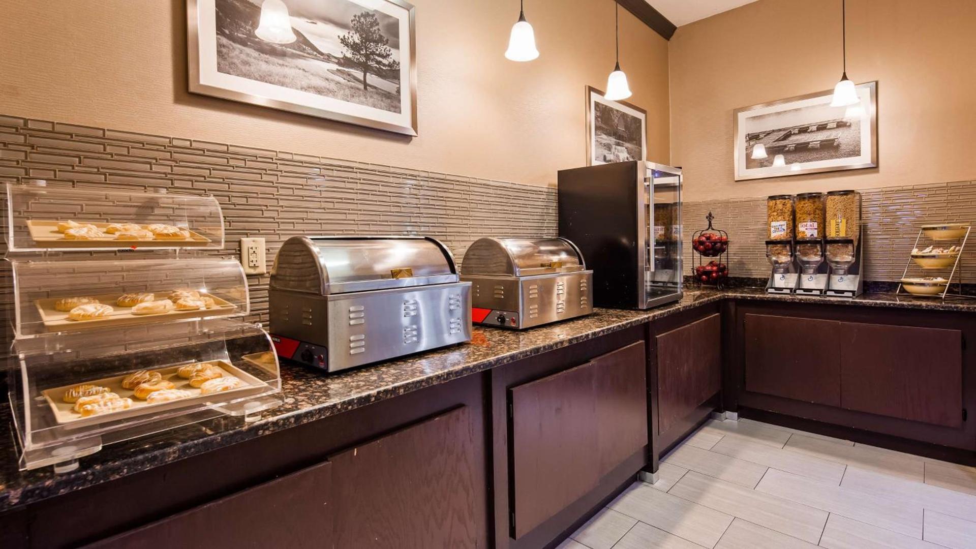 Best Western Plus Lee's Summit Hotel & Suites photo 31