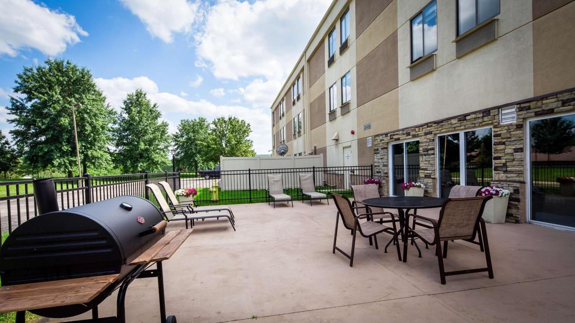 Best Western Plus Lee's Summit Hotel & Suites photo 7