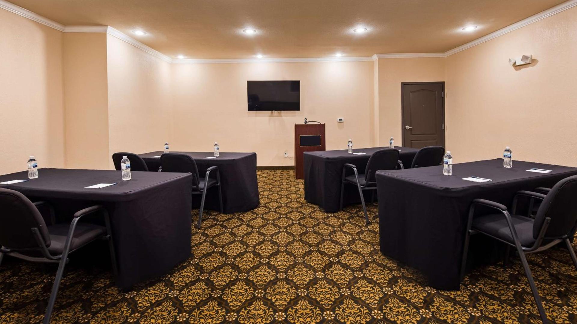 Best Western Plus Lee's Summit Hotel & Suites photo 8