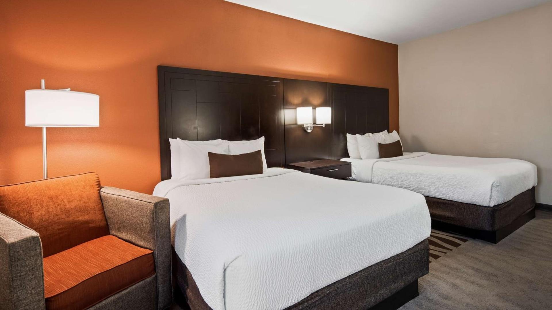 Best Western Plus Lee's Summit Hotel & Suites photo 18