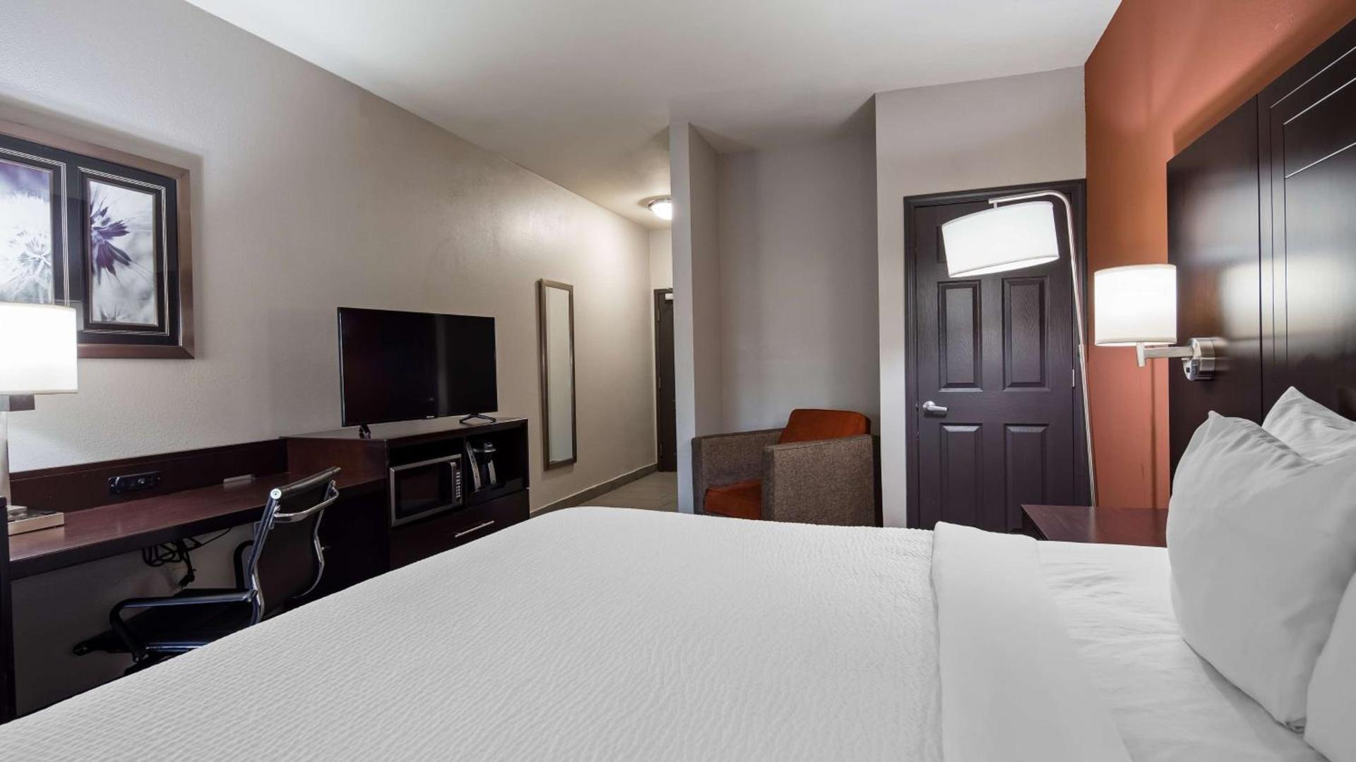 Best Western Plus Lee's Summit Hotel & Suites photo 21