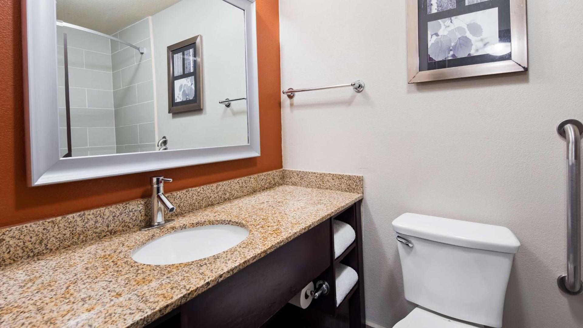 Best Western Plus Lee's Summit Hotel & Suites photo 19