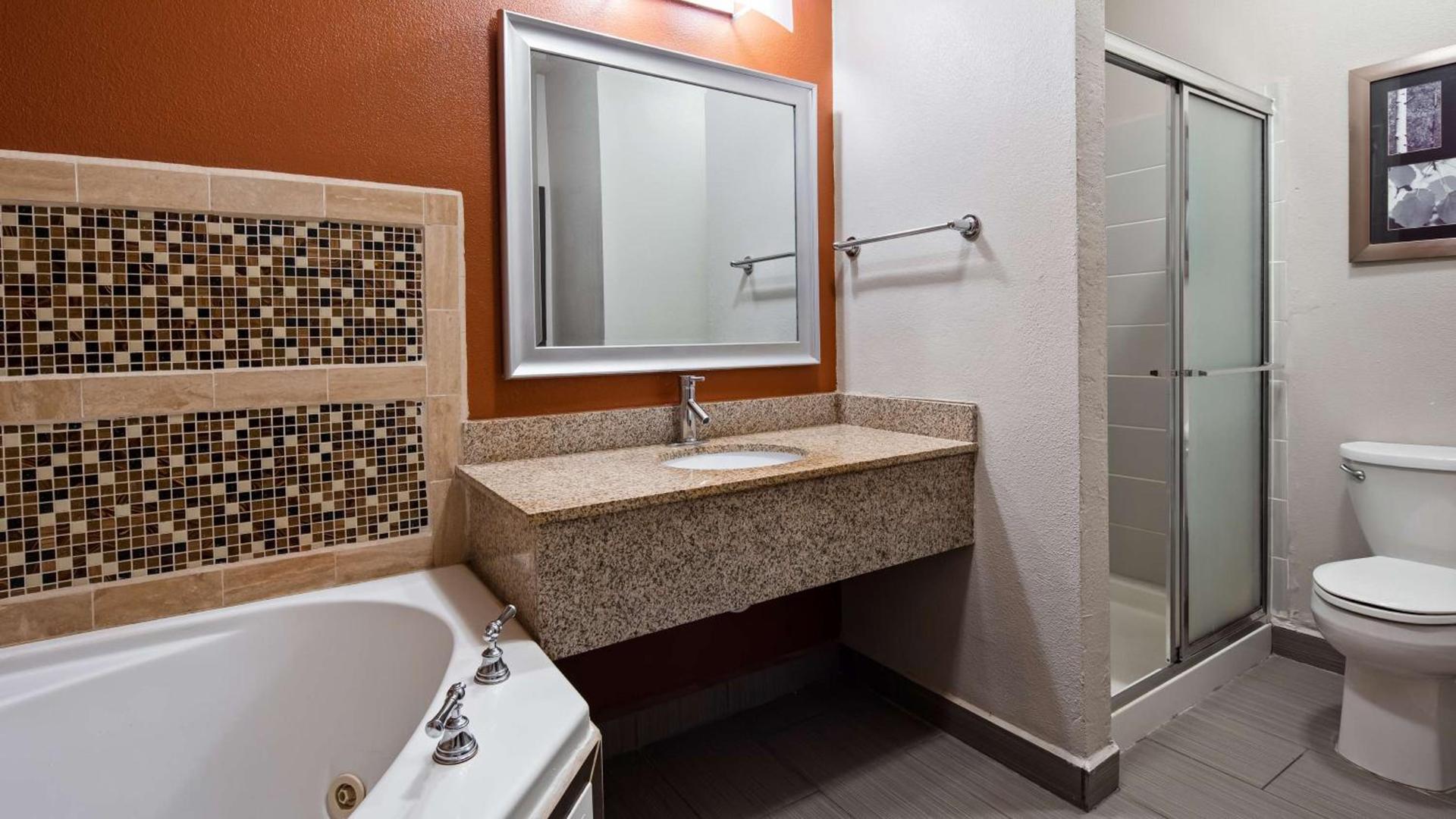 Best Western Plus Lee's Summit Hotel & Suites photo 15