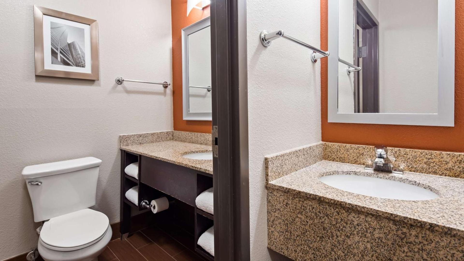 Best Western Plus Lee's Summit Hotel & Suites photo 23