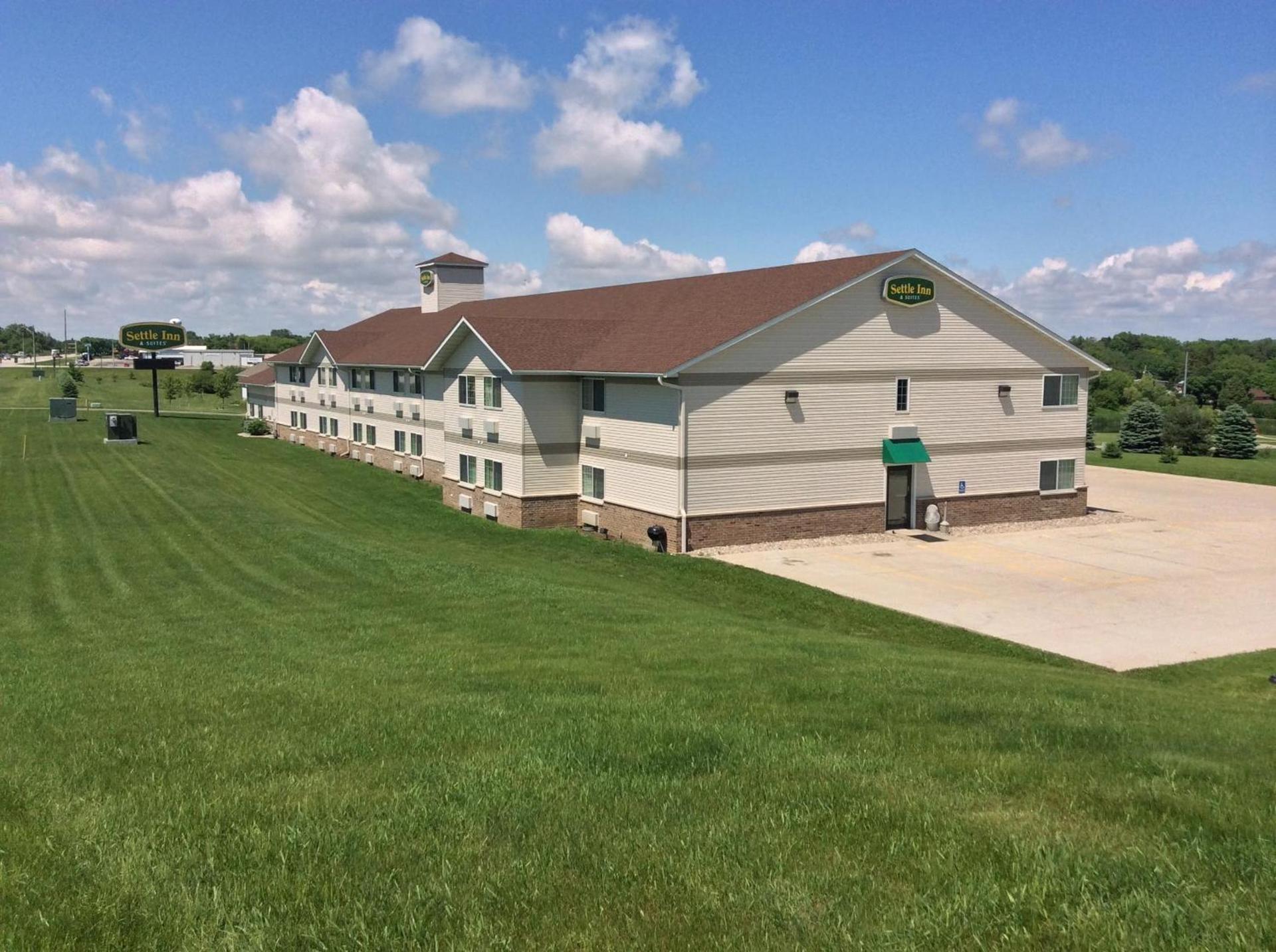 Baymont by Wyndham Harlan photo 1