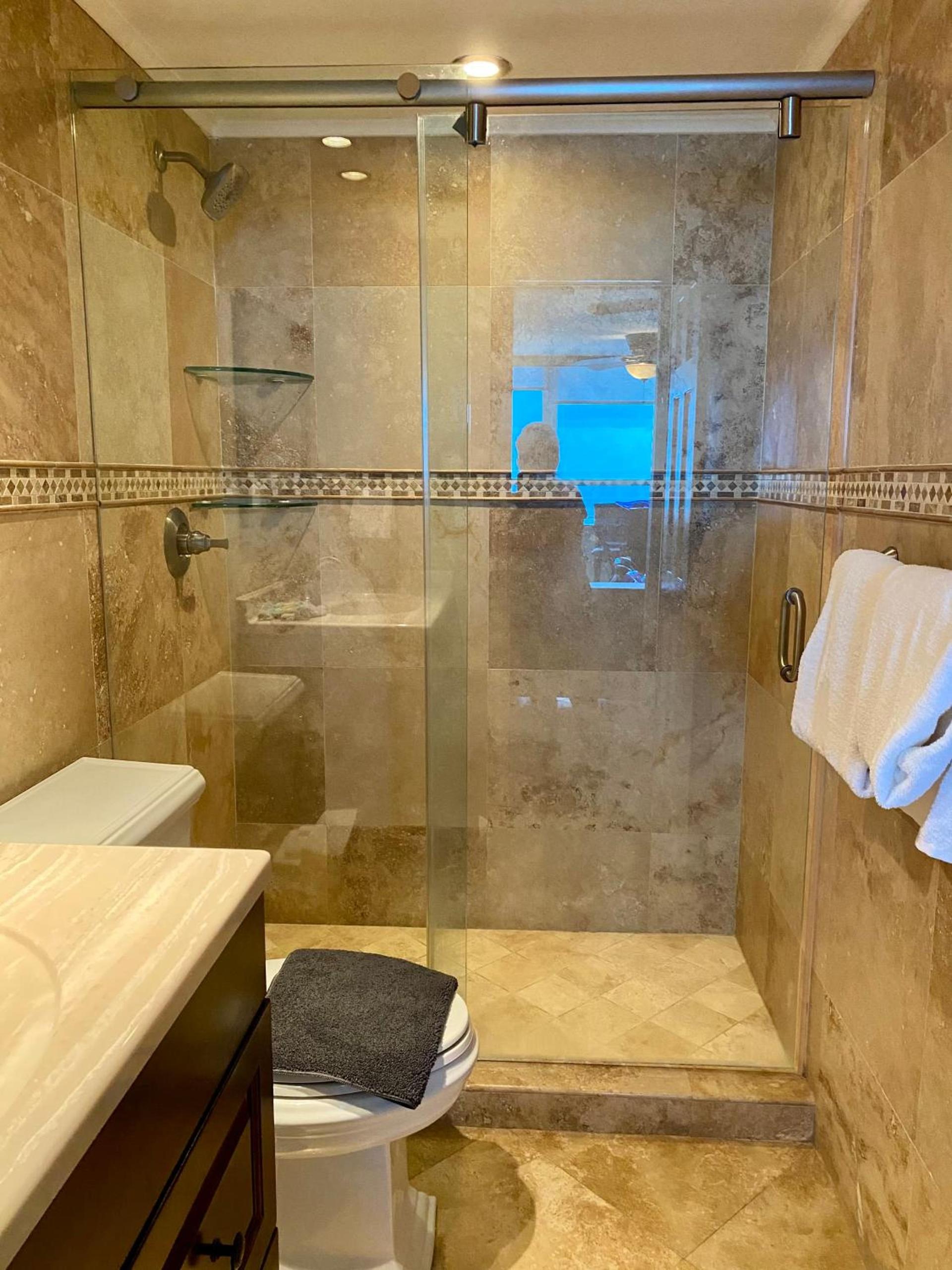 Castle Beach Resort Condo - Panoramic Large Penthouse or Deluxe 1 BR Direct Ocean View and beach access- Updated-Free parking- photo 96