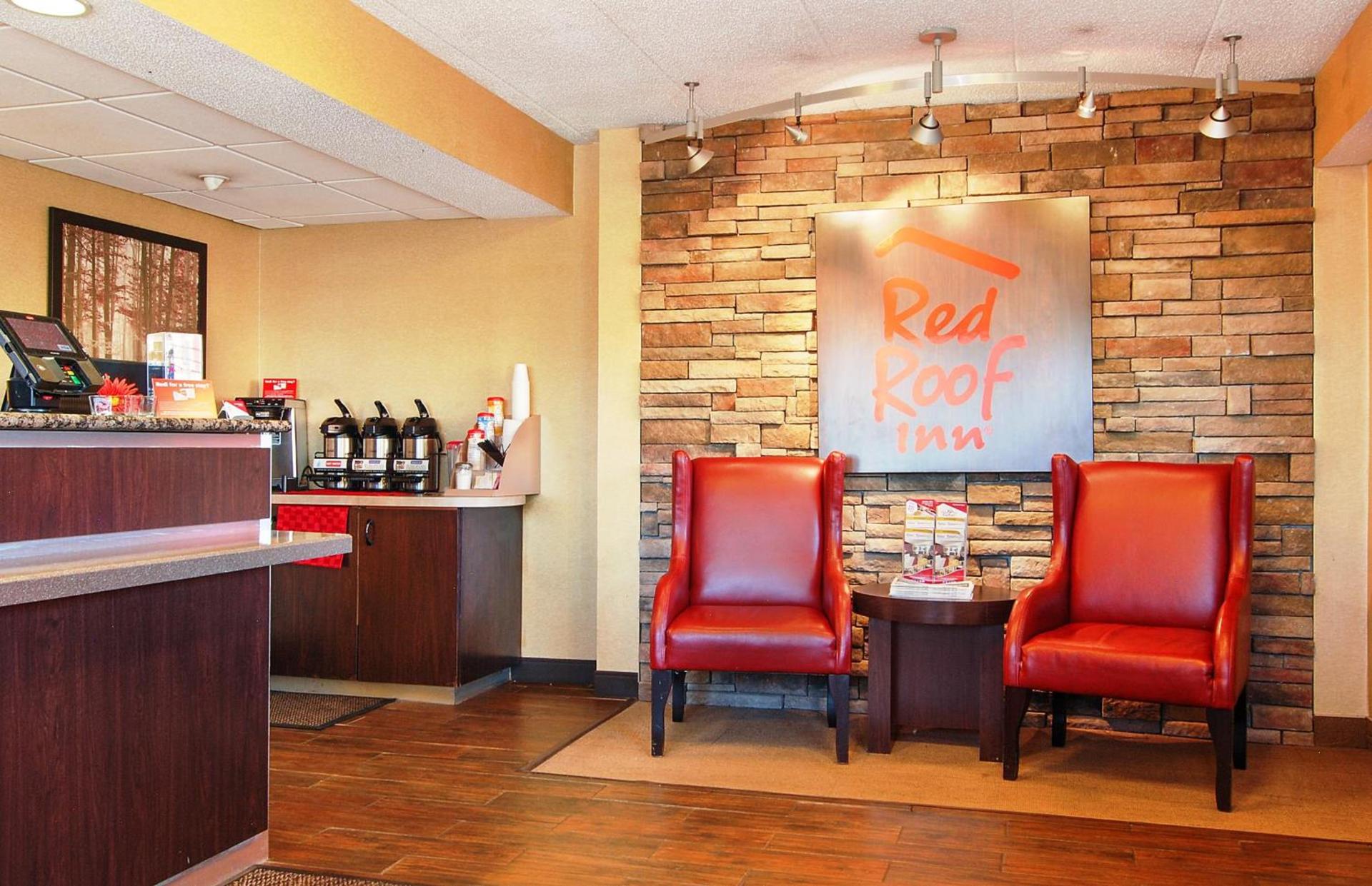 Red Roof Inn Canton photo 5