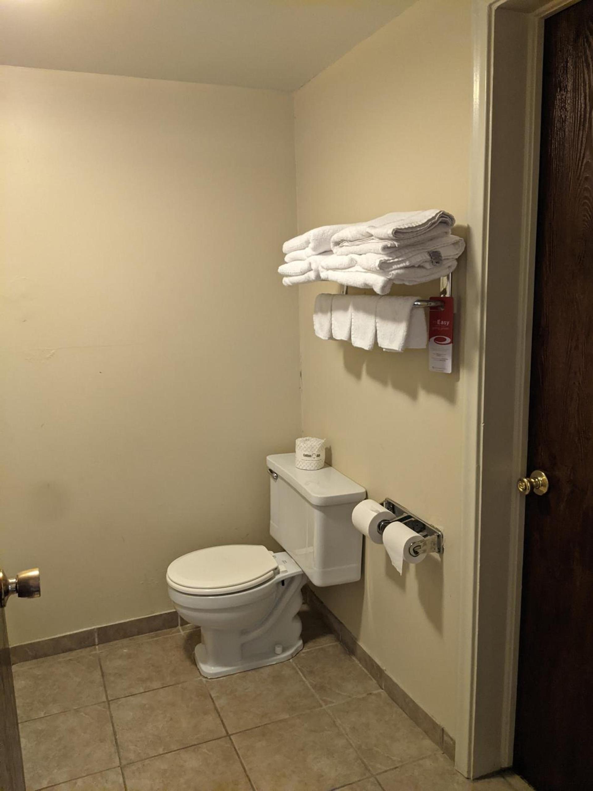Patriot Stay Motel photo 9