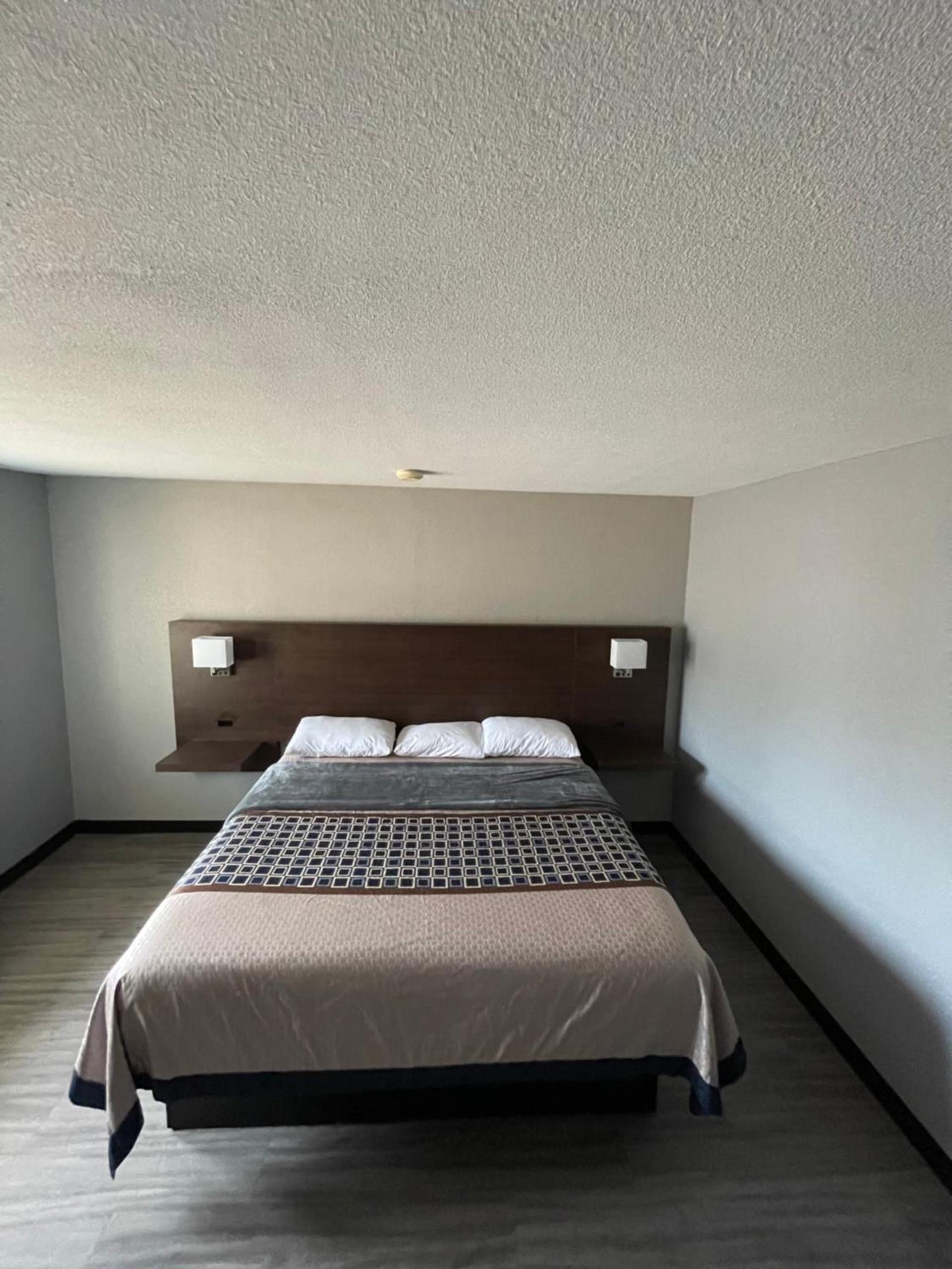 Ridge Motel photo 3