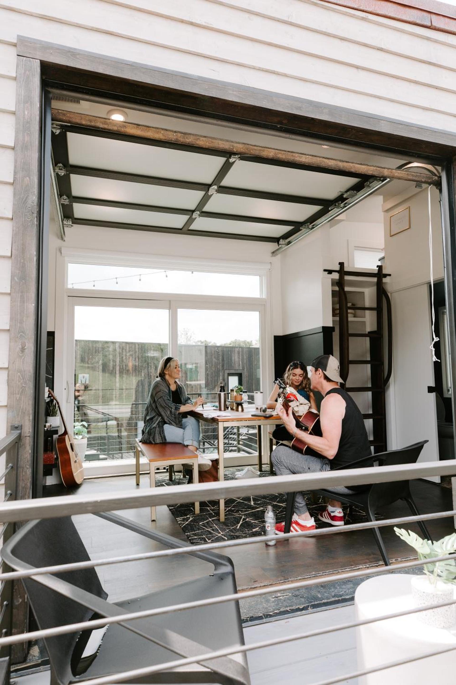 Ironwood Grove, Tiny House Hotel photo 60