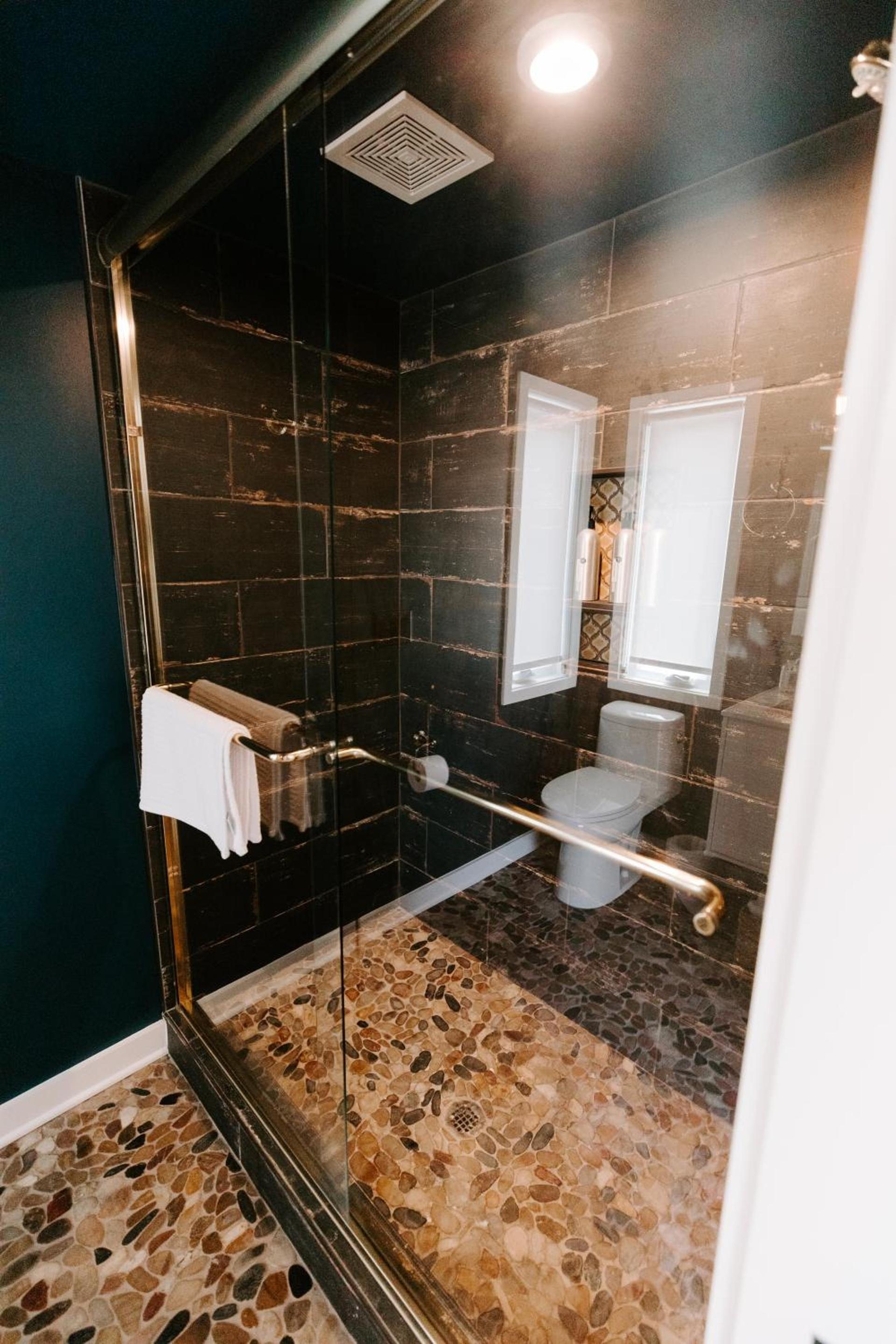 Ironwood Grove, Tiny House Hotel photo 64