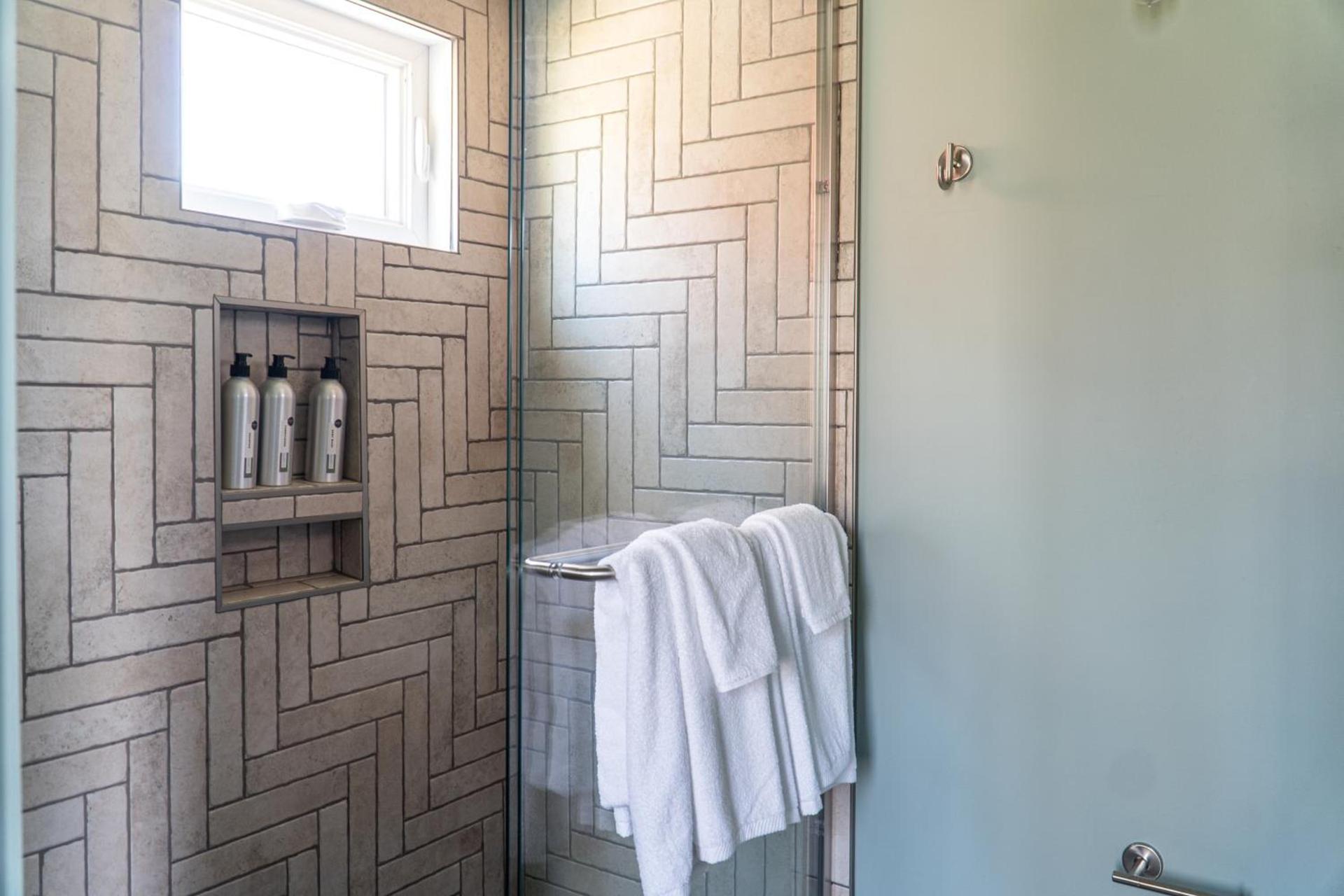 Ironwood Grove, Tiny House Hotel photo 84