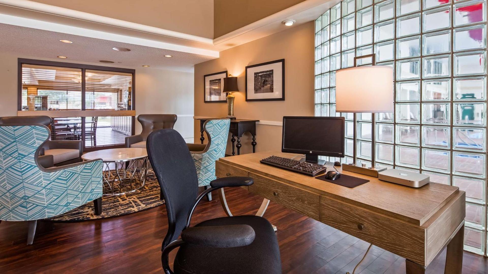 Best Western East Towne Suites photo 8