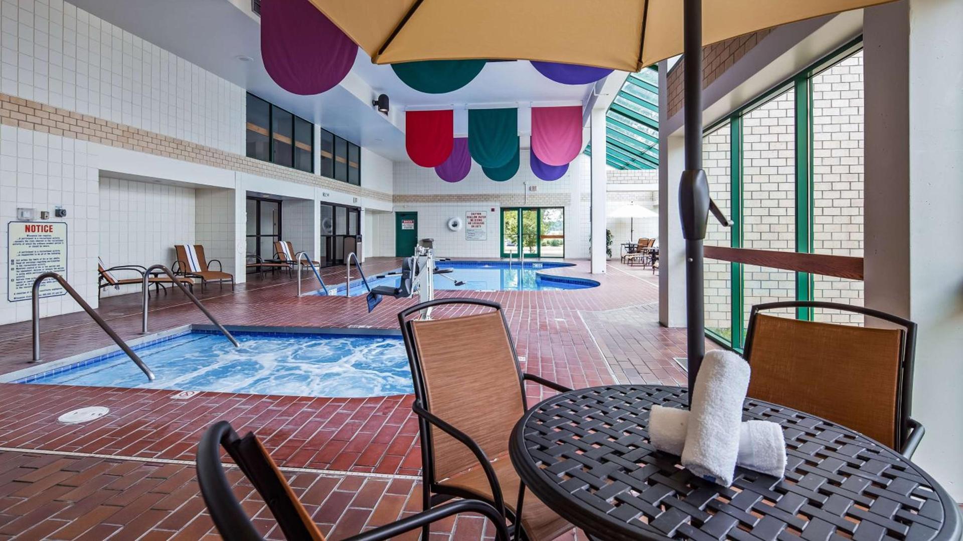 Best Western East Towne Suites photo 29